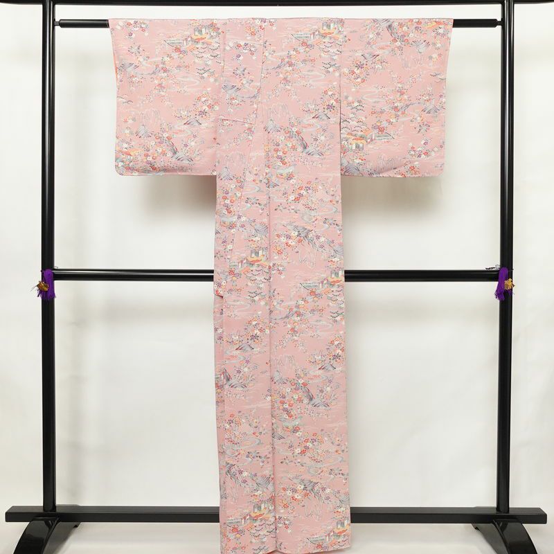 小紋 良品 しつけ糸付き 縮緬 正絹 風景柄 袷仕立て 身丈160.5cm 裄丈64.5cm リサイクル着物 着物 ピンク_画像2