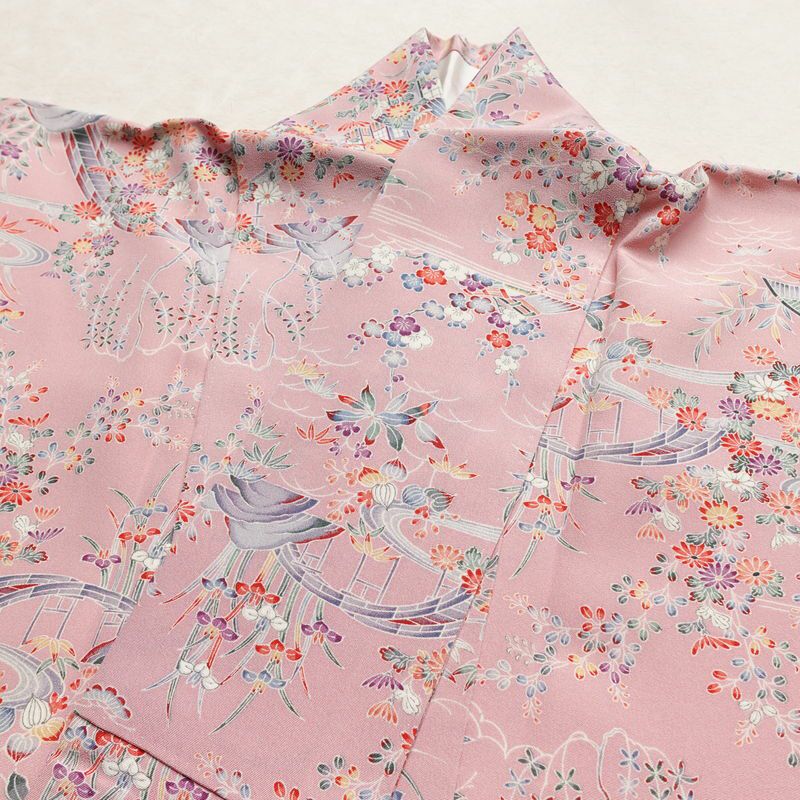 小紋 良品 しつけ糸付き 縮緬 正絹 風景柄 袷仕立て 身丈160.5cm 裄丈64.5cm リサイクル着物 着物 ピンク_画像17