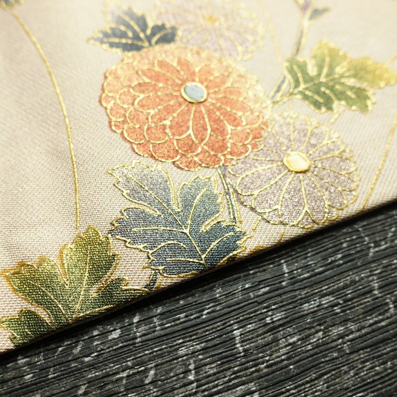 名古屋帯 螺鈿箔 太鼓柄 良品 しつけ糸付き 正絹 花柄 名古屋仕立て なごや帯 リサイクル帯 帯 箔 金彩 ベージュ_画像12