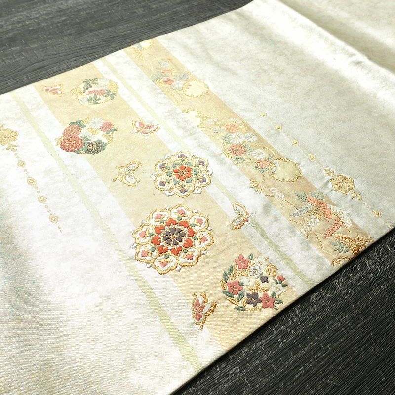 名古屋帯 青銅箔 太鼓柄 良品 正絹 蝶・昆虫柄 名古屋仕立て なごや帯 リサイクル帯 帯 箔 シンプル 金・銀_画像11