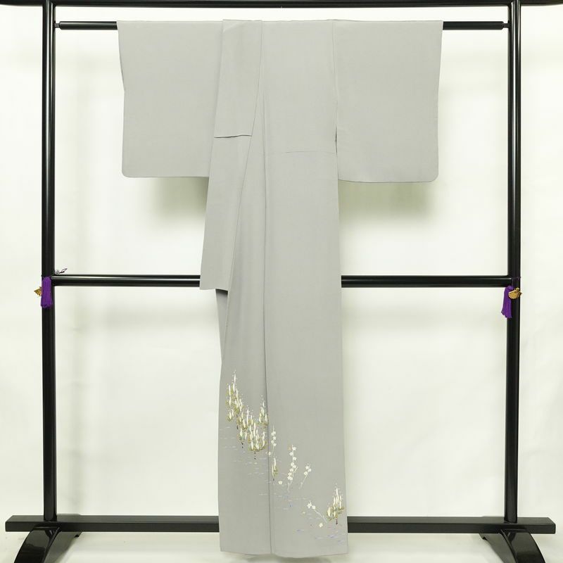 色留袖 落款入り 縮緬 正絹 幾何学柄・抽象柄 袷仕立て 身丈157.5cm 裄丈63.5cm リサイクル着物 着物 共八掛 シンプル グレー_画像2