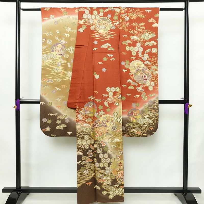 振袖 良品 金駒刺繍 正絹 古典柄 袷仕立て 身丈159.5cm 裄丈65cm リサイクル着物 着物 箔 金彩 成人式 二十歳 二十歳の集い フォーマル 華やか 菊 黄・黄土色_画像2