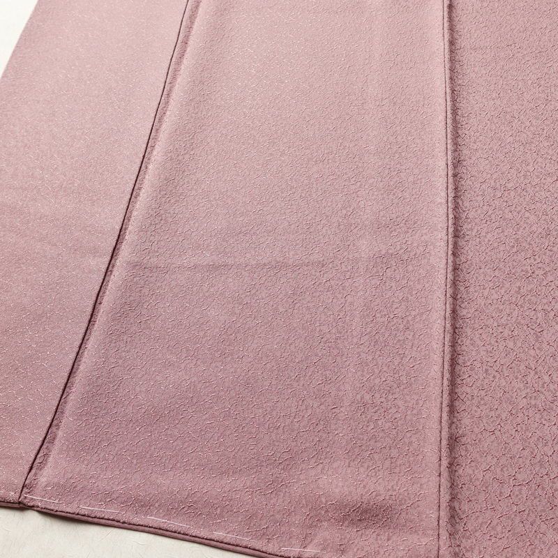 色無地 美品 しつけ糸付き 一つ紋付き 正絹 その他の柄 袷仕立て 身丈156cm 裄丈61cm リサイクル着物 着物 お茶会 フォーマル シンプル 紫・藤色_画像4