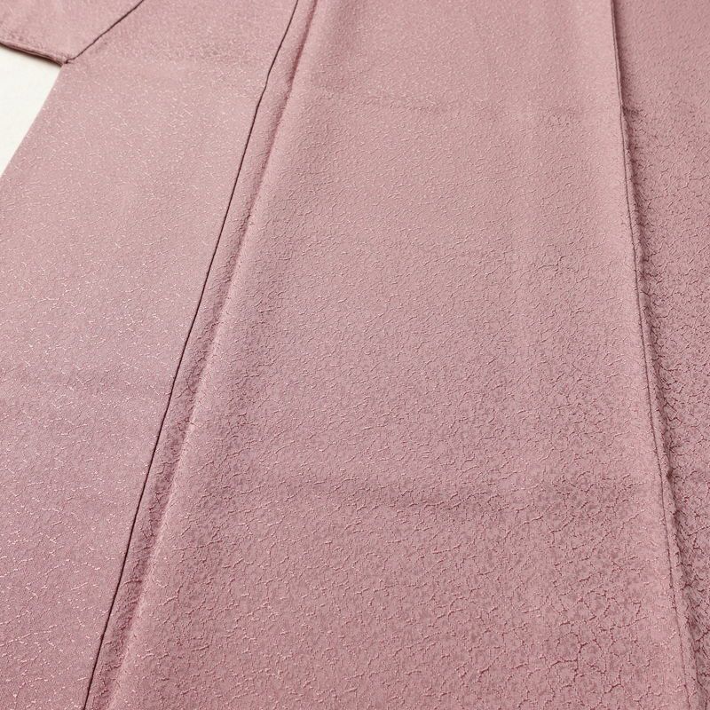 色無地 美品 しつけ糸付き 一つ紋付き 正絹 その他の柄 袷仕立て 身丈156cm 裄丈61cm リサイクル着物 着物 お茶会 フォーマル シンプル 紫・藤色_画像5