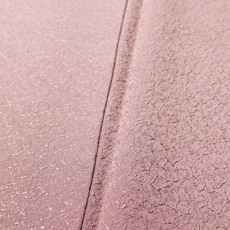 色無地 美品 しつけ糸付き 一つ紋付き 正絹 その他の柄 袷仕立て 身丈156cm 裄丈61cm リサイクル着物 着物 お茶会 フォーマル シンプル 紫・藤色_画像9