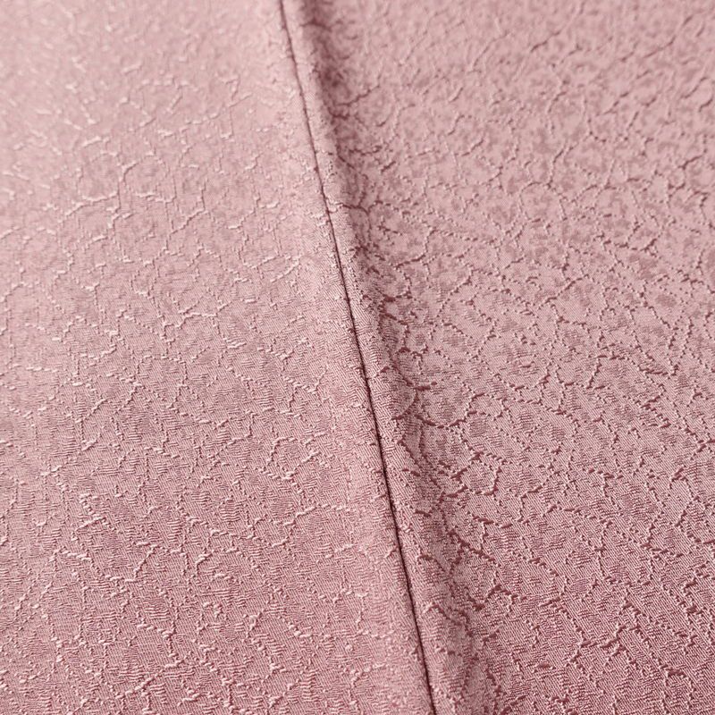 色無地 美品 しつけ糸付き 一つ紋付き 正絹 その他の柄 袷仕立て 身丈156cm 裄丈61cm リサイクル着物 着物 お茶会 フォーマル シンプル 紫・藤色_画像10