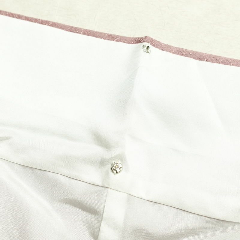 色無地 美品 しつけ糸付き 一つ紋付き 正絹 その他の柄 袷仕立て 身丈156cm 裄丈61cm リサイクル着物 着物 お茶会 フォーマル シンプル 紫・藤色_画像18