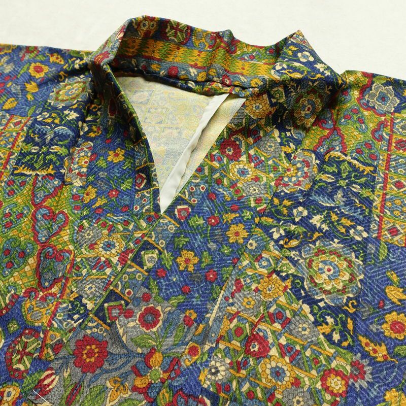 単衣 小紋 美品 しつけ糸付き バチ衿仕立て 正絹 幾何学柄・抽象柄 単衣仕立て 身丈157cm 裄丈62.5cm リサイクル着物 着物 モダン 青・紺_画像18