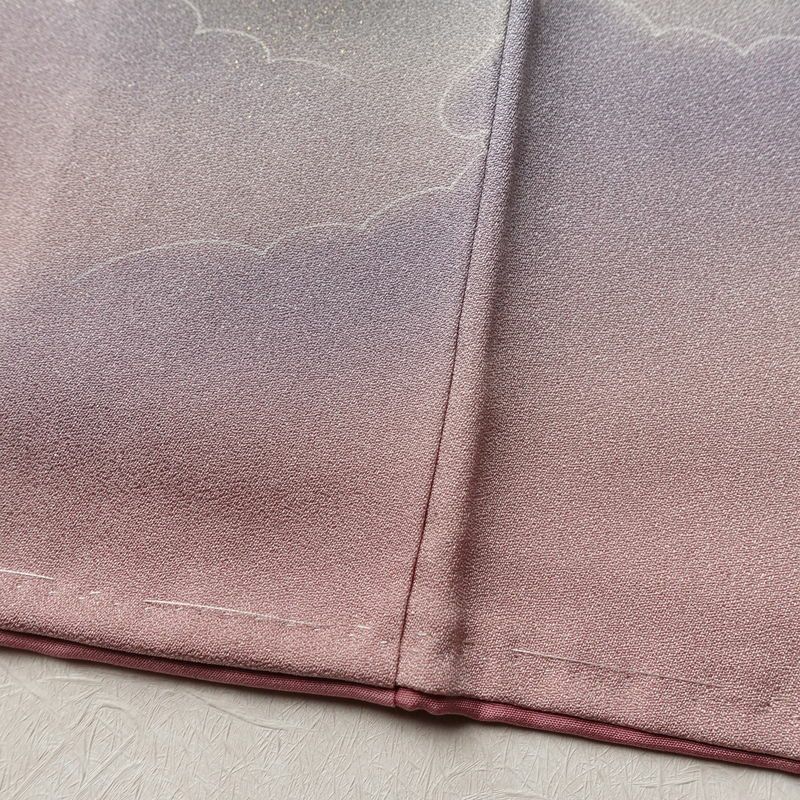 付け下げ 良品 しつけ糸付き 正絹 風景柄 袷仕立て 身丈166.5cm 裄丈66cm リサイクル着物 着物 箔 入学式 卒業式 七五三 お宮参り フォーマル 紫・藤色_画像12