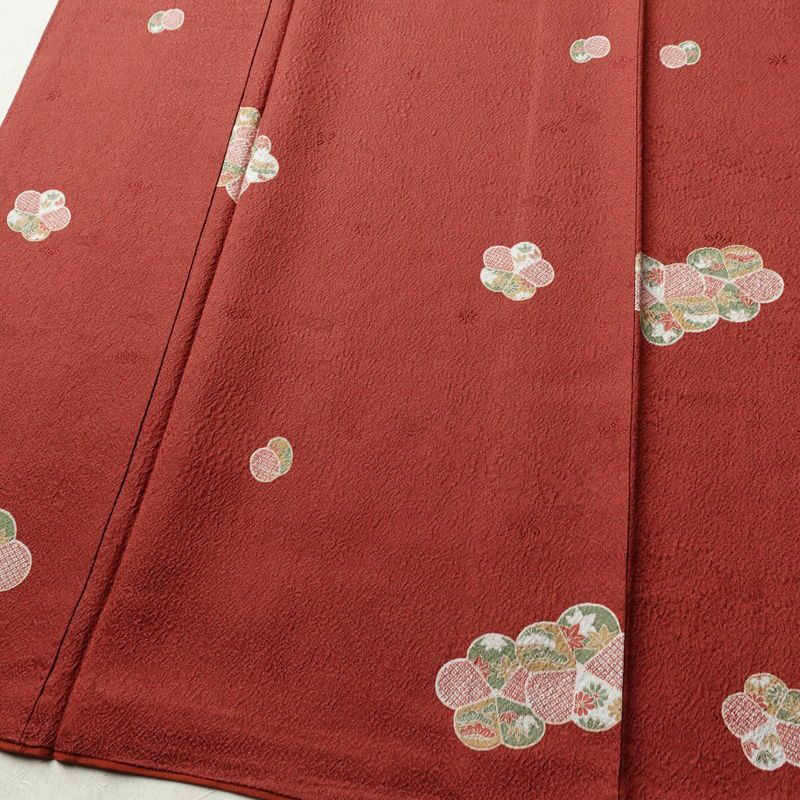 小紋 丹後ちりめん 嵯峨野 縮緬 飛び柄 正絹 花柄 袷仕立て 身丈163.5cm 裄丈65cm リサイクル着物 着物 モダン 小豆・エンジ_画像4
