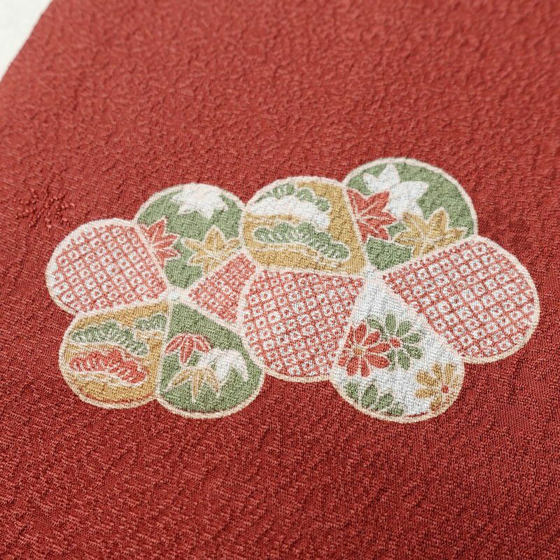 小紋 丹後ちりめん 嵯峨野 縮緬 飛び柄 正絹 花柄 袷仕立て 身丈163.5cm 裄丈65cm リサイクル着物 着物 モダン 小豆・エンジ_画像9