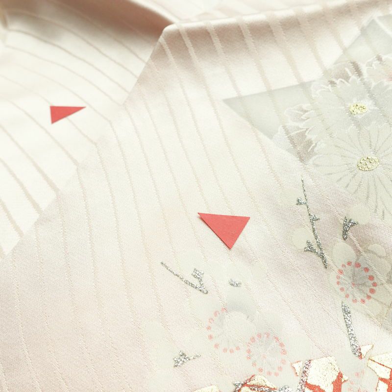 振袖 正絹 花柄 袷仕立て 身丈165cm 裄丈66cm リサイクル着物 着物 箔 金彩 結婚式 成人式 二十歳 二十歳の集い 多色使い_画像19