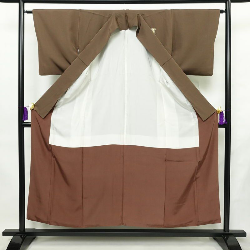 付け下げ 縮緬 金駒刺繍 正絹 木の葉・植物柄 袷仕立て 身丈153.5cm 裄丈63cm リサイクル着物 着物 箔 卒業式 フォーマル 茶_画像3