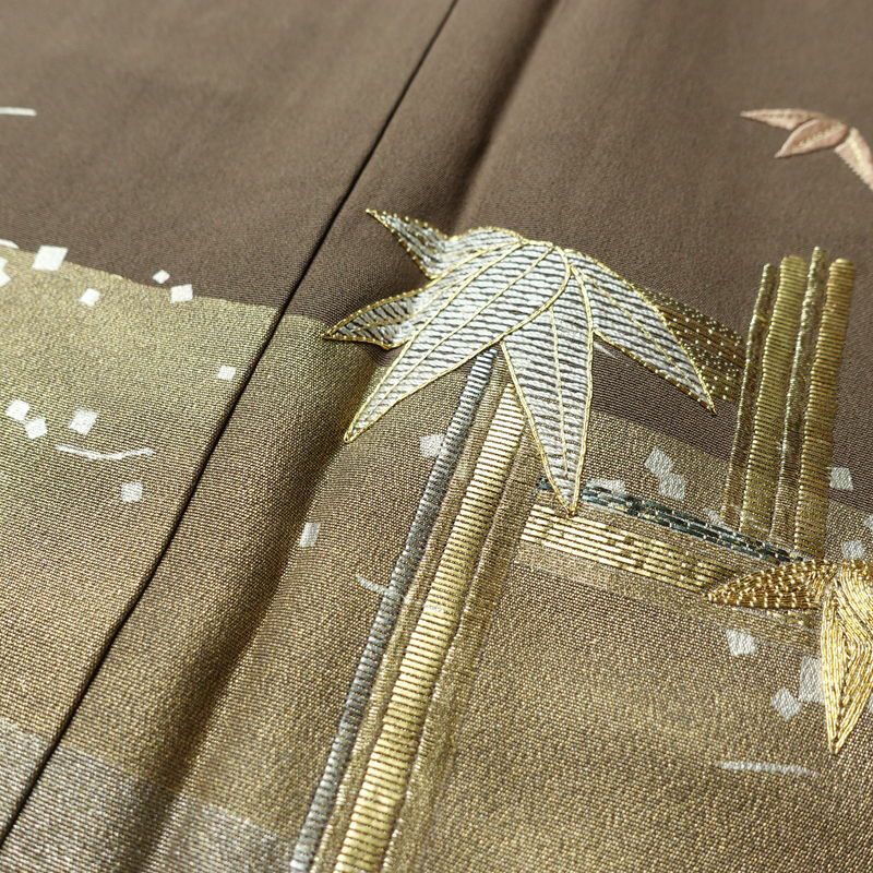 付け下げ 縮緬 金駒刺繍 正絹 木の葉・植物柄 袷仕立て 身丈153.5cm 裄丈63cm リサイクル着物 着物 箔 卒業式 フォーマル 茶_画像7