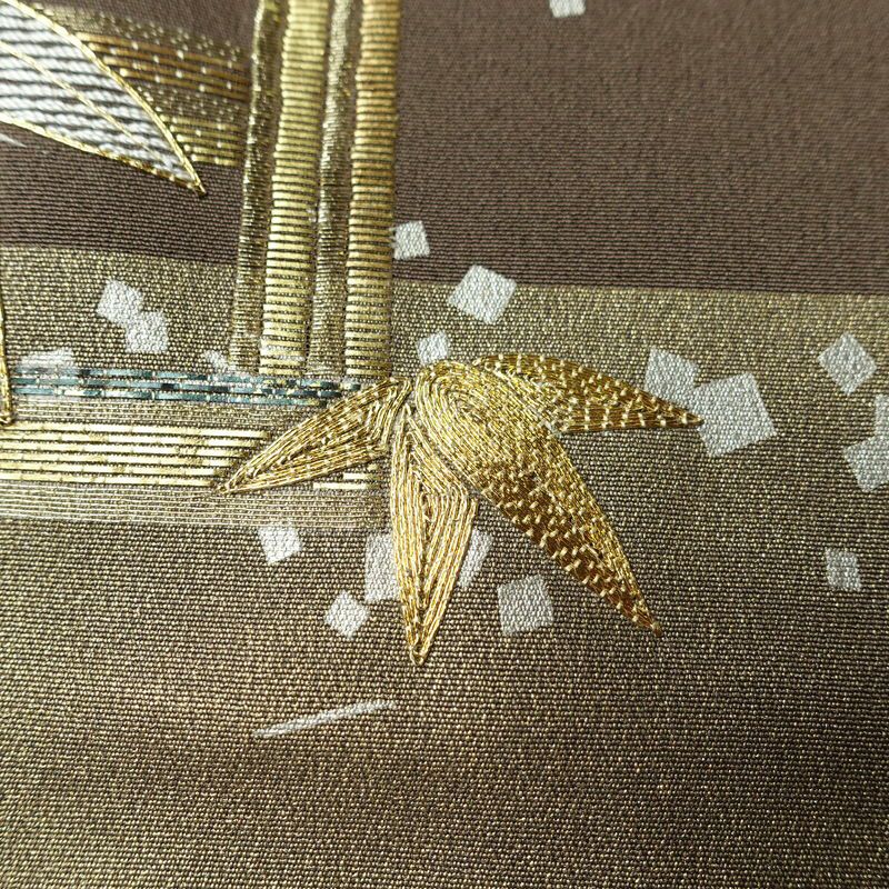 付け下げ 縮緬 金駒刺繍 正絹 木の葉・植物柄 袷仕立て 身丈153.5cm 裄丈63cm リサイクル着物 着物 箔 卒業式 フォーマル 茶_画像8