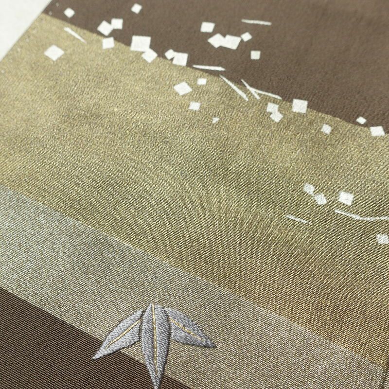 付け下げ 縮緬 金駒刺繍 正絹 木の葉・植物柄 袷仕立て 身丈153.5cm 裄丈63cm リサイクル着物 着物 箔 卒業式 フォーマル 茶_画像10