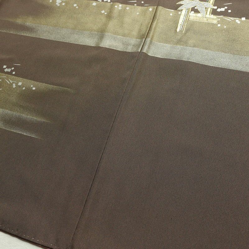 付け下げ 縮緬 金駒刺繍 正絹 木の葉・植物柄 袷仕立て 身丈153.5cm 裄丈63cm リサイクル着物 着物 箔 卒業式 フォーマル 茶_画像12