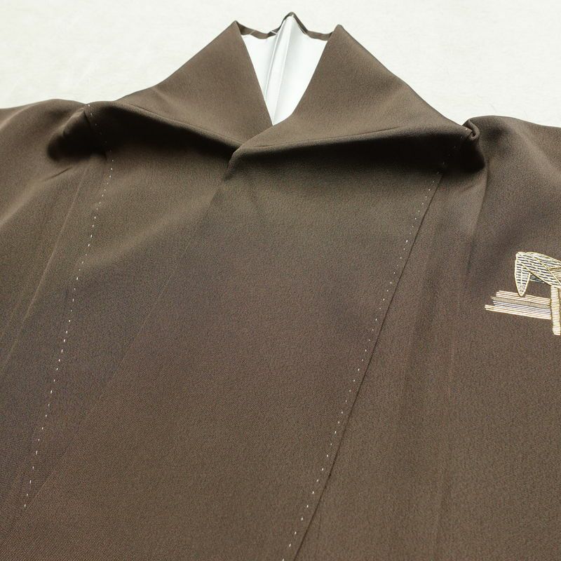 付け下げ 縮緬 金駒刺繍 正絹 木の葉・植物柄 袷仕立て 身丈153.5cm 裄丈63cm リサイクル着物 着物 箔 卒業式 フォーマル 茶_画像17