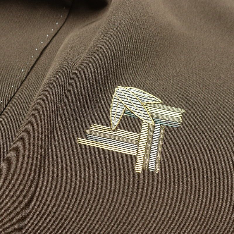 付け下げ 縮緬 金駒刺繍 正絹 木の葉・植物柄 袷仕立て 身丈153.5cm 裄丈63cm リサイクル着物 着物 箔 卒業式 フォーマル 茶_画像18