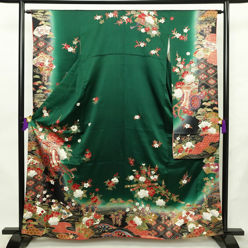 振袖 正絹 古典柄 袷仕立て 身丈161cm 裄丈63cm リサイクル着物 着物 箔 金彩 結婚式 成人式 二十歳 二十歳の集い パーティー フォーマル 華やか 菊 緑・うぐいす色_画像1