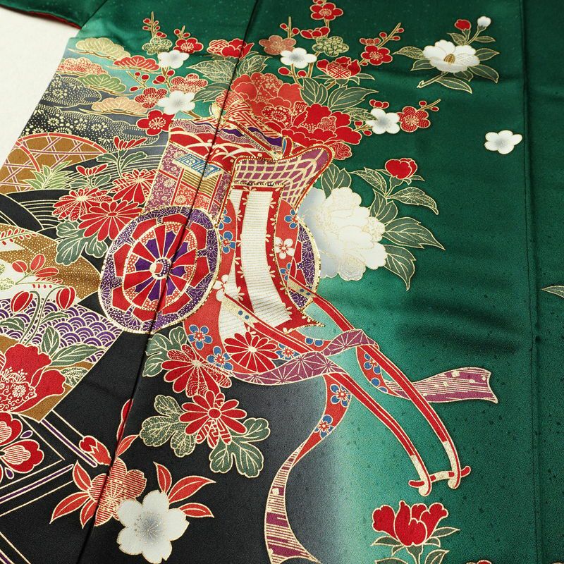 振袖 正絹 古典柄 袷仕立て 身丈161cm 裄丈63cm リサイクル着物 着物 箔 金彩 結婚式 成人式 二十歳 二十歳の集い パーティー フォーマル 華やか 菊 緑・うぐいす色_画像5