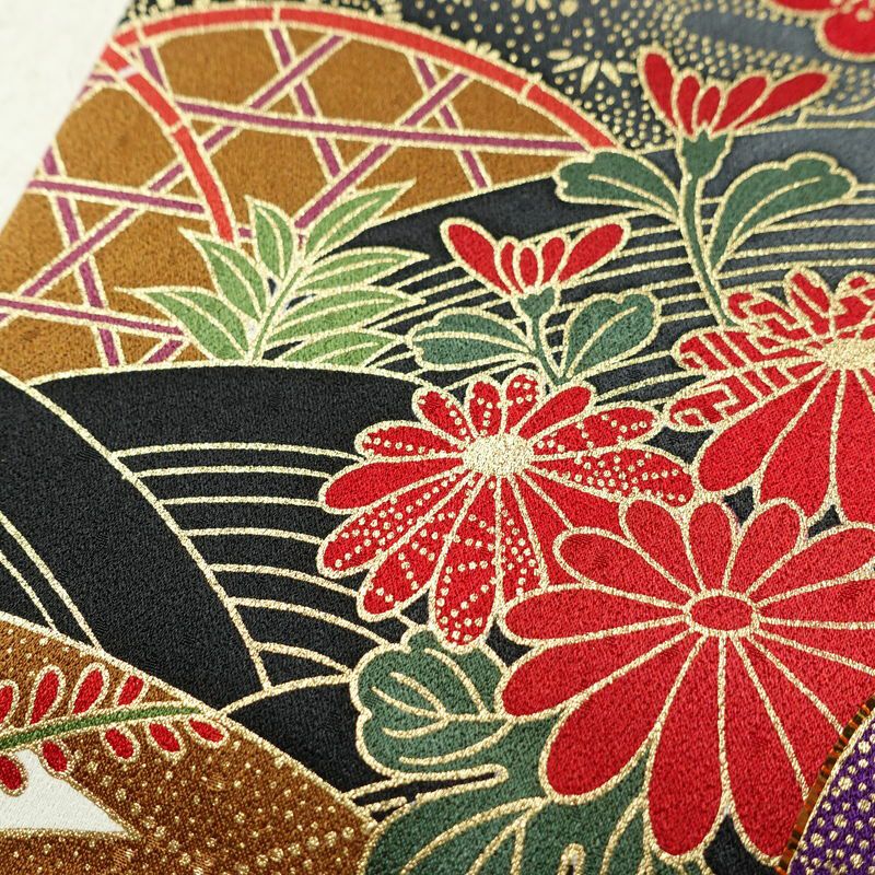 振袖 正絹 古典柄 袷仕立て 身丈161cm 裄丈63cm リサイクル着物 着物 箔 金彩 結婚式 成人式 二十歳 二十歳の集い パーティー フォーマル 華やか 菊 緑・うぐいす色_画像11