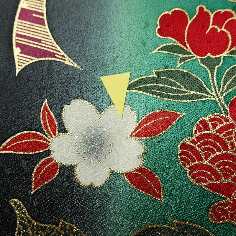 振袖 正絹 古典柄 袷仕立て 身丈161cm 裄丈63cm リサイクル着物 着物 箔 金彩 結婚式 成人式 二十歳 二十歳の集い パーティー フォーマル 華やか 菊 緑・うぐいす色_画像13