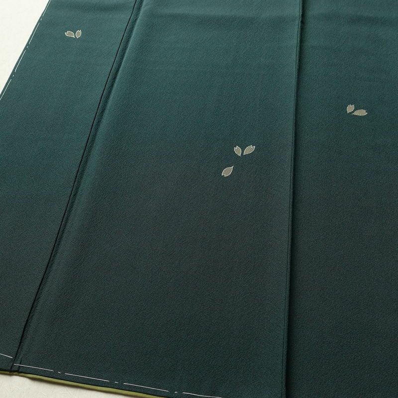 付け下げ 辻村寿三郎 ジュサブロー 美品 しつけ糸付き 縮緬 正絹 木の葉・植物柄 袷仕立て 身丈158cm 裄丈63cm リサイクル着物 着物 シンプル 緑・うぐいす色_画像4