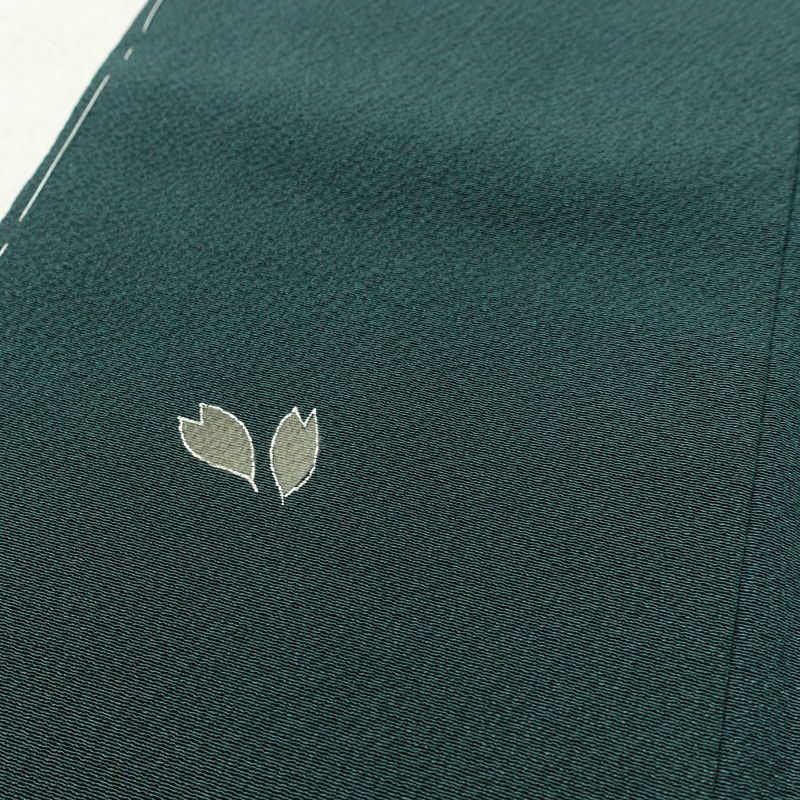 付け下げ 辻村寿三郎 ジュサブロー 美品 しつけ糸付き 縮緬 正絹 木の葉・植物柄 袷仕立て 身丈158cm 裄丈63cm リサイクル着物 着物 シンプル 緑・うぐいす色_画像7