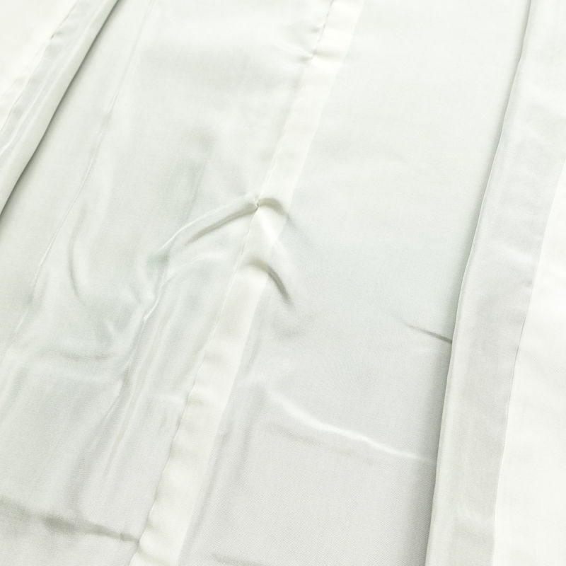 付け下げ 辻村寿三郎 ジュサブロー 美品 しつけ糸付き 縮緬 正絹 木の葉・植物柄 袷仕立て 身丈158cm 裄丈63cm リサイクル着物 着物 シンプル 緑・うぐいす色_画像19