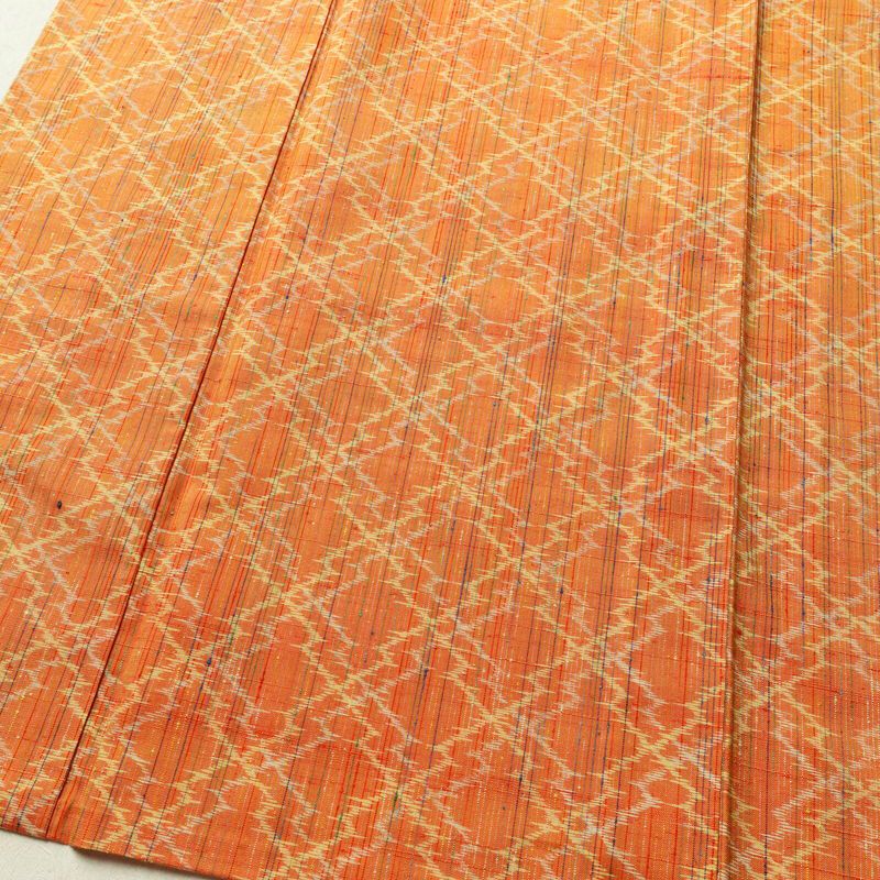 単衣 紬 美品 バチ衿仕立て 正絹 縞柄・線柄 単衣仕立て 身丈155cm 裄丈62.5cm リサイクル着物 一部しつけ糸付き 着物 橙_画像4