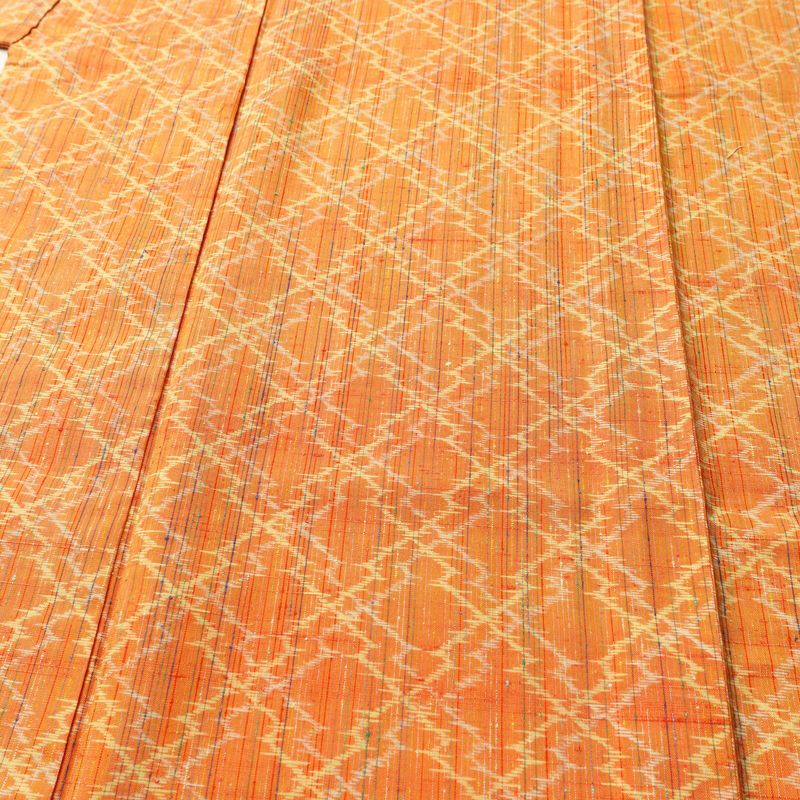 単衣 紬 美品 バチ衿仕立て 正絹 縞柄・線柄 単衣仕立て 身丈155cm 裄丈62.5cm リサイクル着物 一部しつけ糸付き 着物 橙_画像5