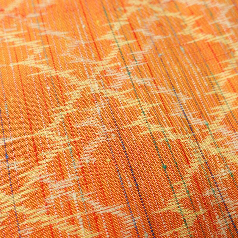 単衣 紬 美品 バチ衿仕立て 正絹 縞柄・線柄 単衣仕立て 身丈155cm 裄丈62.5cm リサイクル着物 一部しつけ糸付き 着物 橙_画像8