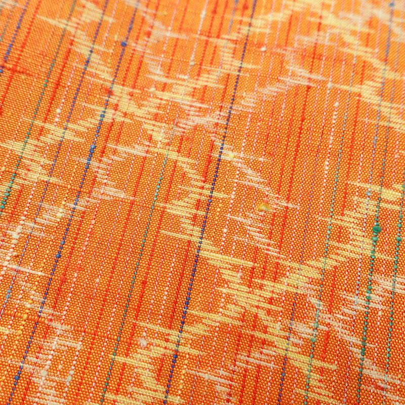 単衣 紬 美品 バチ衿仕立て 正絹 縞柄・線柄 単衣仕立て 身丈155cm 裄丈62.5cm リサイクル着物 一部しつけ糸付き 着物 橙_画像9