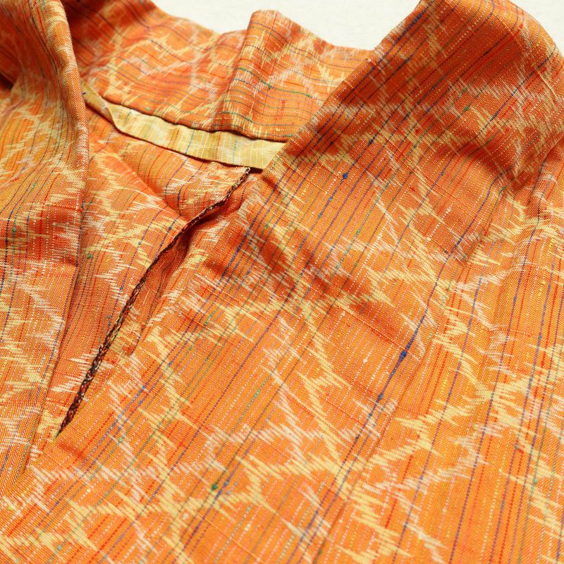 単衣 紬 美品 バチ衿仕立て 正絹 縞柄・線柄 単衣仕立て 身丈155cm 裄丈62.5cm リサイクル着物 一部しつけ糸付き 着物 橙_画像17