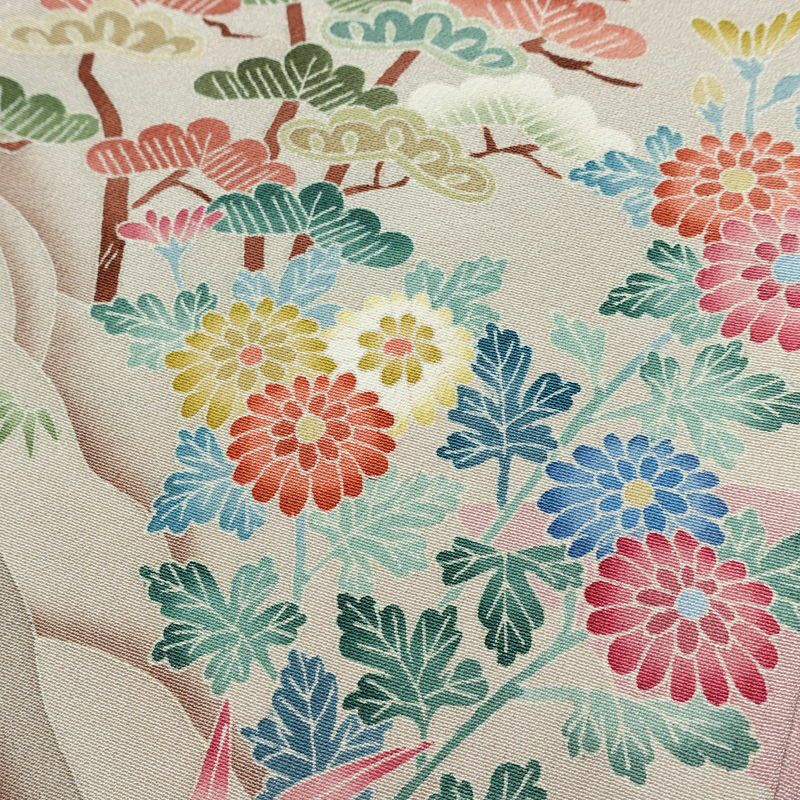 色留袖 美品 落款入り 縮緬 三つ紋付き 正絹 風景柄 袷仕立て 身丈163.5cm 裄丈66.5cm リサイクル着物 一部しつけ糸付き 着物 結婚式 パーティー フォーマル 松 ピンク_画像10