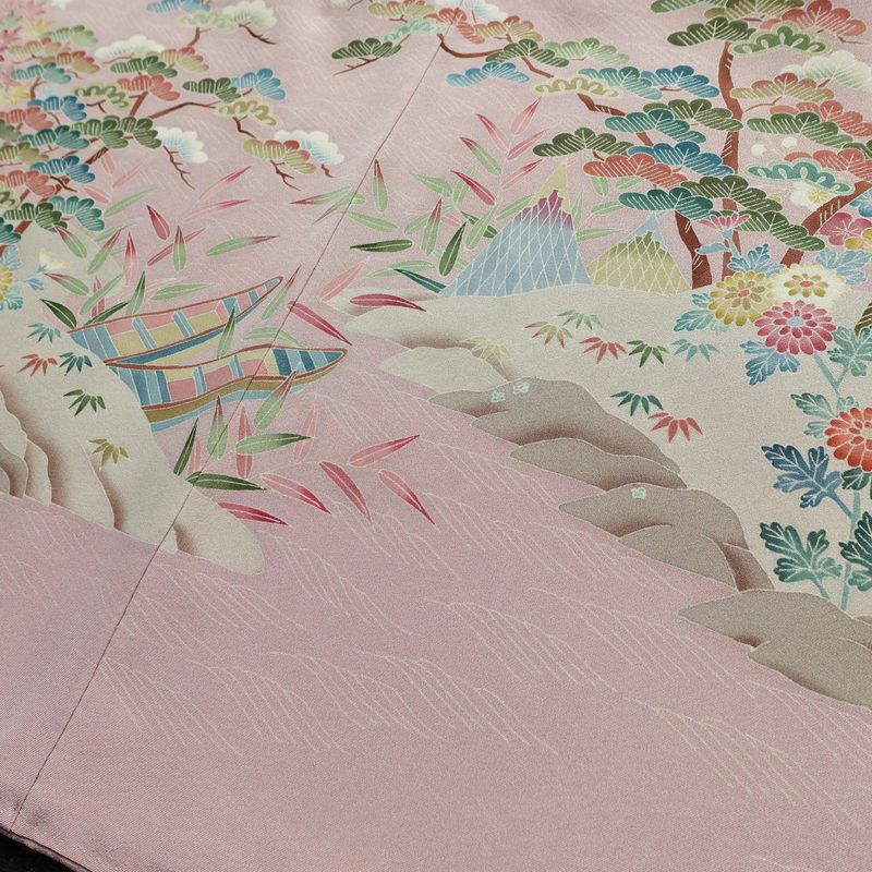 色留袖 美品 落款入り 縮緬 三つ紋付き 正絹 風景柄 袷仕立て 身丈163.5cm 裄丈66.5cm リサイクル着物 一部しつけ糸付き 着物 結婚式 パーティー フォーマル 松 ピンク_画像12
