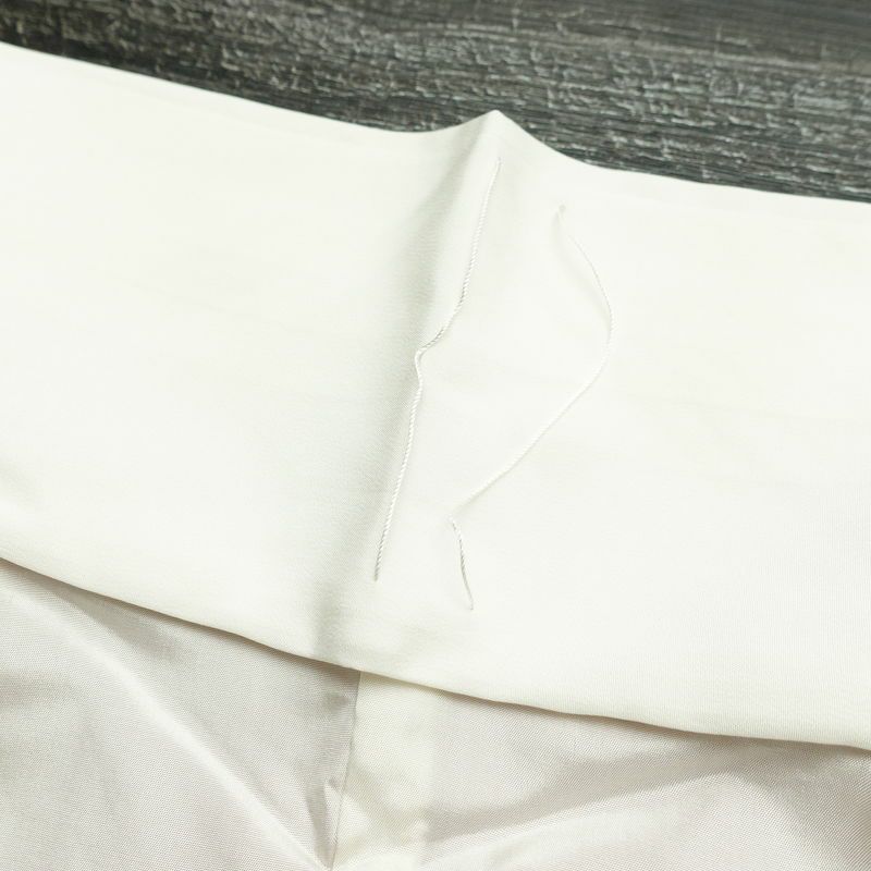 色留袖 美品 落款入り 縮緬 三つ紋付き 正絹 風景柄 袷仕立て 身丈163.5cm 裄丈66.5cm リサイクル着物 一部しつけ糸付き 着物 結婚式 パーティー フォーマル 松 ピンク_画像20