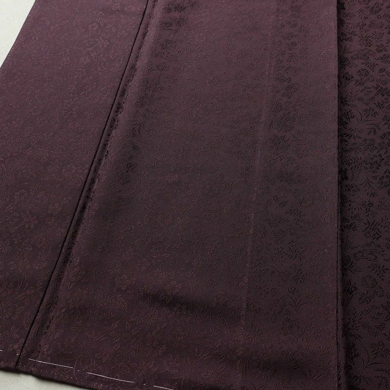 色無地 美品 しつけ糸付き 一つ紋付き 正絹 木の葉・植物柄 袷仕立て 身丈149cm 裄丈63cm リサイクル着物 着物 未使用品 お茶会 フォーマル 紫・藤色_画像4