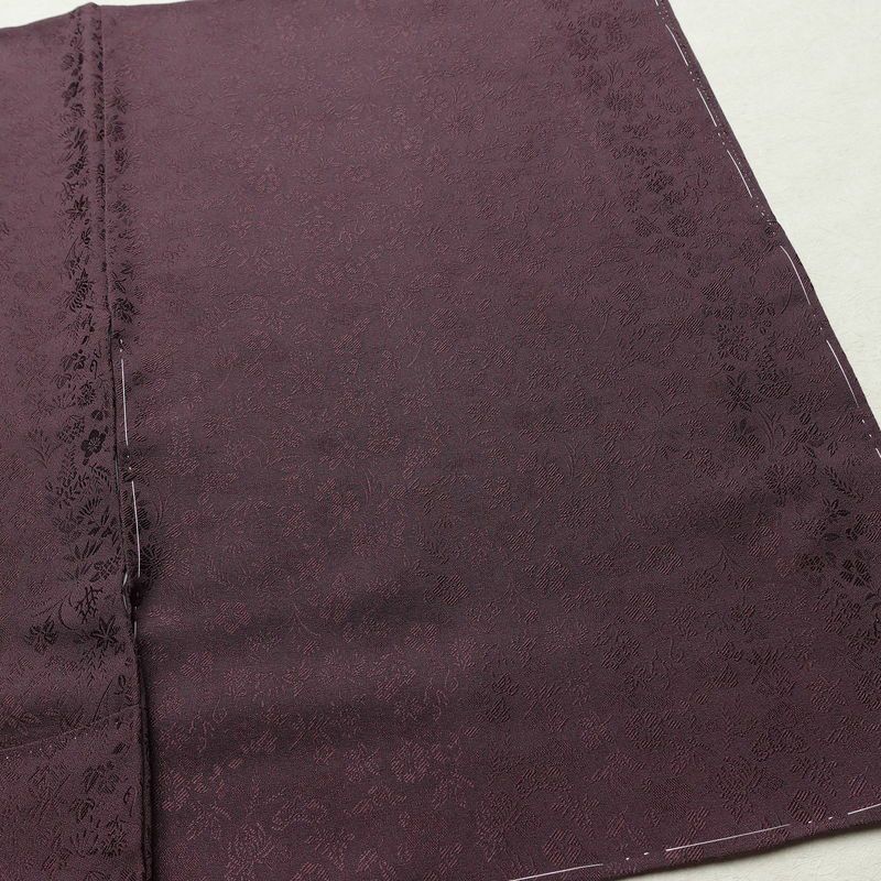 色無地 美品 しつけ糸付き 一つ紋付き 正絹 木の葉・植物柄 袷仕立て 身丈149cm 裄丈63cm リサイクル着物 着物 未使用品 お茶会 フォーマル 紫・藤色_画像12