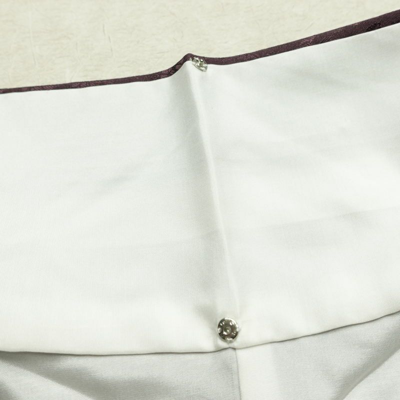 色無地 美品 しつけ糸付き 一つ紋付き 正絹 木の葉・植物柄 袷仕立て 身丈149cm 裄丈63cm リサイクル着物 着物 未使用品 お茶会 フォーマル 紫・藤色_画像18