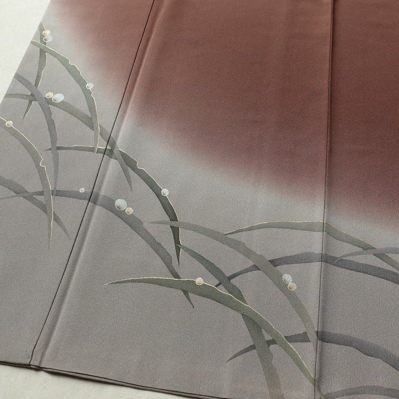 付け下げ 美品 縮緬 正絹 木の葉・植物柄 袷仕立て 身丈165cm 裄丈67cm リサイクル着物 着物 箔 共八掛 露芝 入学式 卒業式 七五三 お宮参り フォーマル 茶_画像4