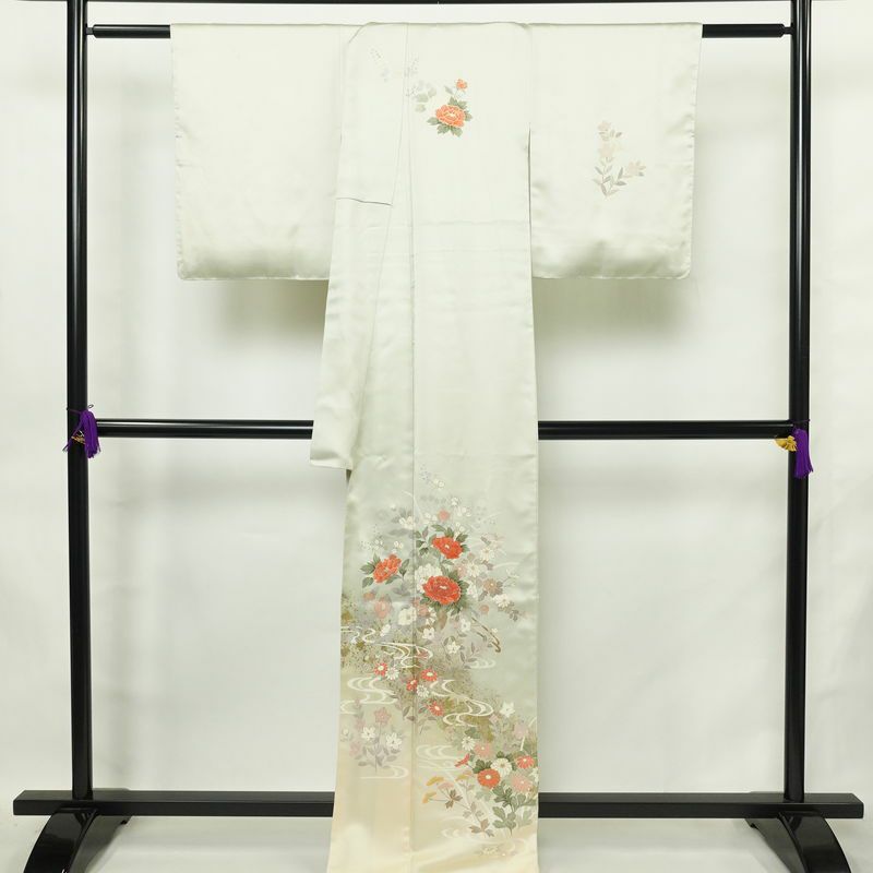 訪問着 しつけ糸付き 相良刺繍 綸子 正絹 花柄 袷仕立て 身丈164cm 裄丈65cm リサイクル着物 着物 箔 金彩 入学式 卒業式 結婚式 七五三 お宮参り フォーマル 菊 緑・うぐいす色_画像2