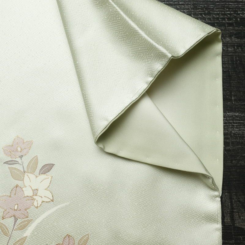 訪問着 しつけ糸付き 相良刺繍 綸子 正絹 花柄 袷仕立て 身丈164cm 裄丈65cm リサイクル着物 着物 箔 金彩 入学式 卒業式 結婚式 七五三 お宮参り フォーマル 菊 緑・うぐいす色_画像14