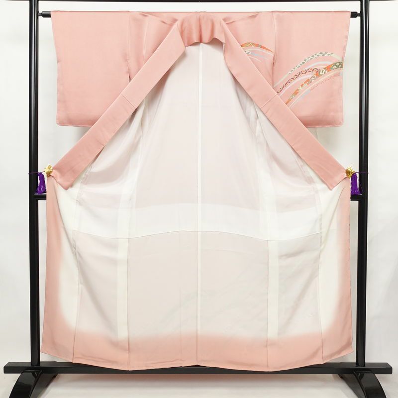 付け下げ 美品 しつけ糸付き 正絹 古典柄 袷仕立て 身丈156cm 裄丈63cm リサイクル着物 着物 箔 金彩 入学式 七五三 お宮参り フォーマル ピンク_画像3