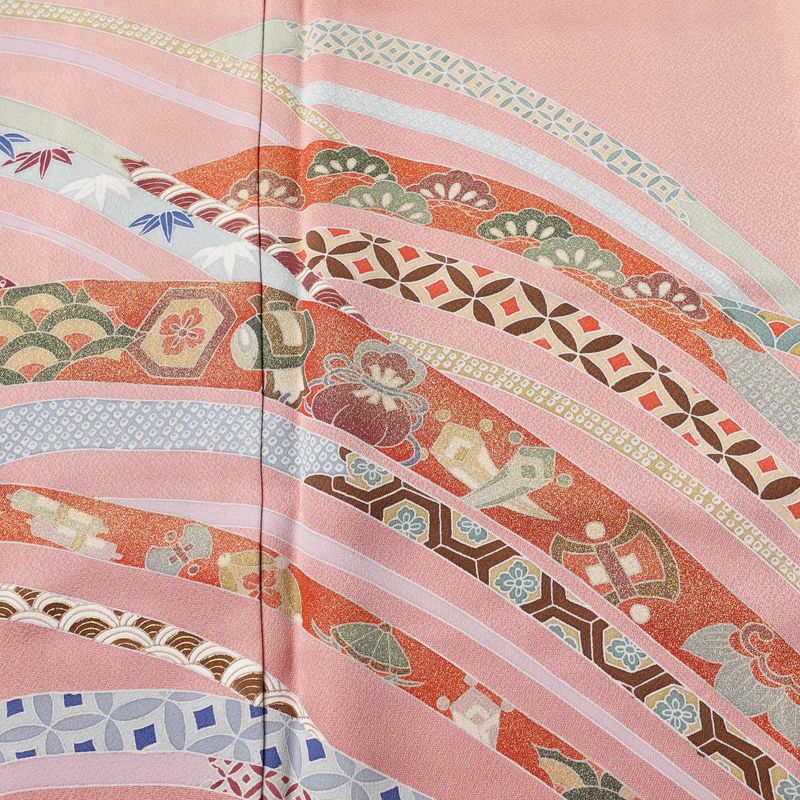 付け下げ 美品 しつけ糸付き 正絹 古典柄 袷仕立て 身丈156cm 裄丈63cm リサイクル着物 着物 箔 金彩 入学式 七五三 お宮参り フォーマル ピンク_画像6