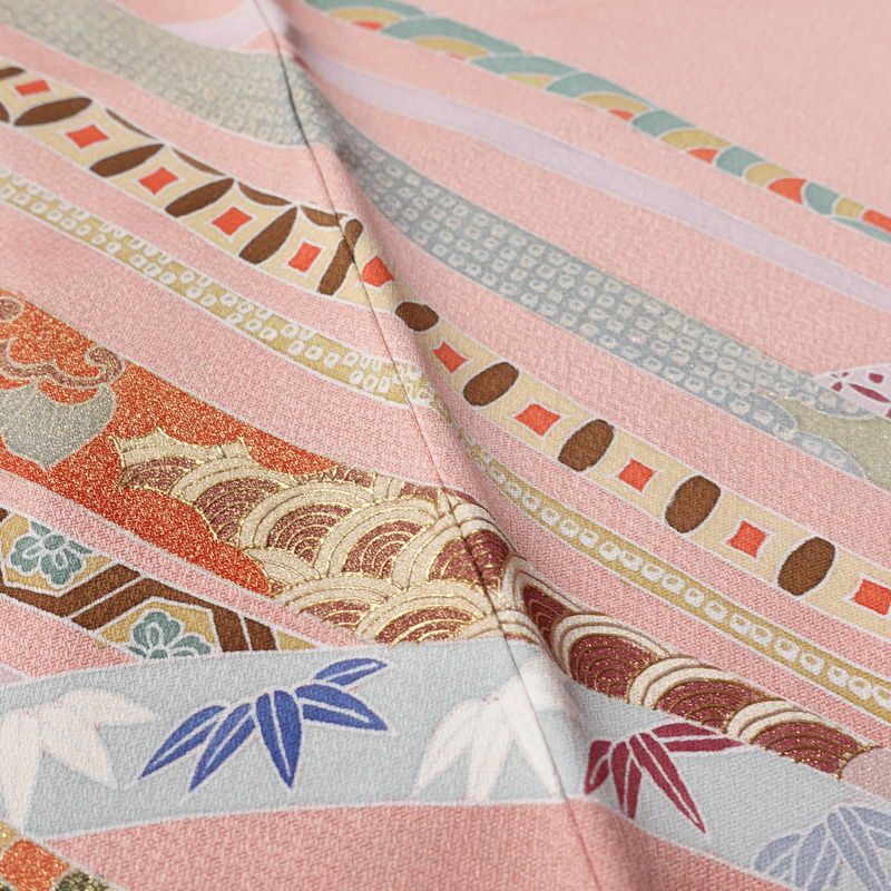 付け下げ 美品 しつけ糸付き 正絹 古典柄 袷仕立て 身丈156cm 裄丈63cm リサイクル着物 着物 箔 金彩 入学式 七五三 お宮参り フォーマル ピンク_画像11