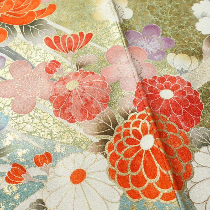 振袖 良品 金駒刺繍 正絹 花柄 袷仕立て 身丈164cm 裄丈68cm リサイクル着物 着物 箔 金彩 成人式 二十歳 二十歳の集い パーティー フォーマル 華やか 梅 萩 菊 ミントグリーン 緑・うぐいす色_画像10