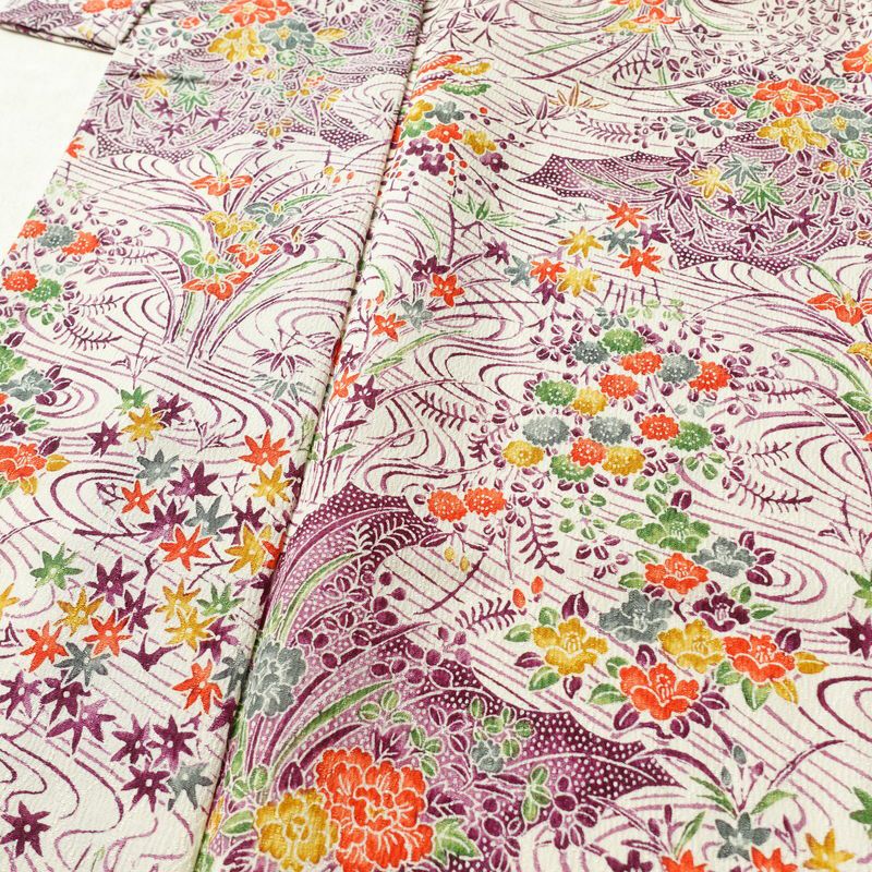 単衣 小紋 美品 しつけ糸付き バチ衿仕立て 正絹 古典柄 単衣仕立て 身丈165cm 裄丈66cm リサイクル着物 着物 多色使い_画像5