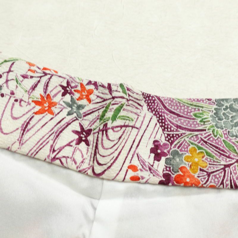 単衣 小紋 美品 しつけ糸付き バチ衿仕立て 正絹 古典柄 単衣仕立て 身丈165cm 裄丈66cm リサイクル着物 着物 多色使い_画像18